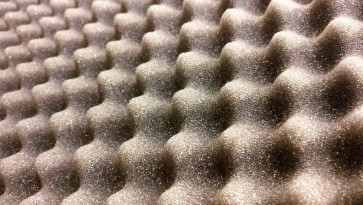 Spumă acustică și absorbția sunetului