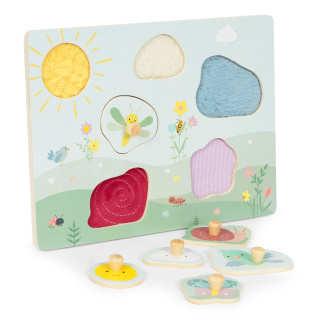 Drevená senzorická doska s rôznymi druhmi materiálu