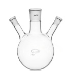 Bancă cu trei gâturi și fund rotund cu gâturi laterale înclinate, 100 ml, brușări 29/14/14, GLASSCO, sticlă borosilicat (BORO 3.3)
