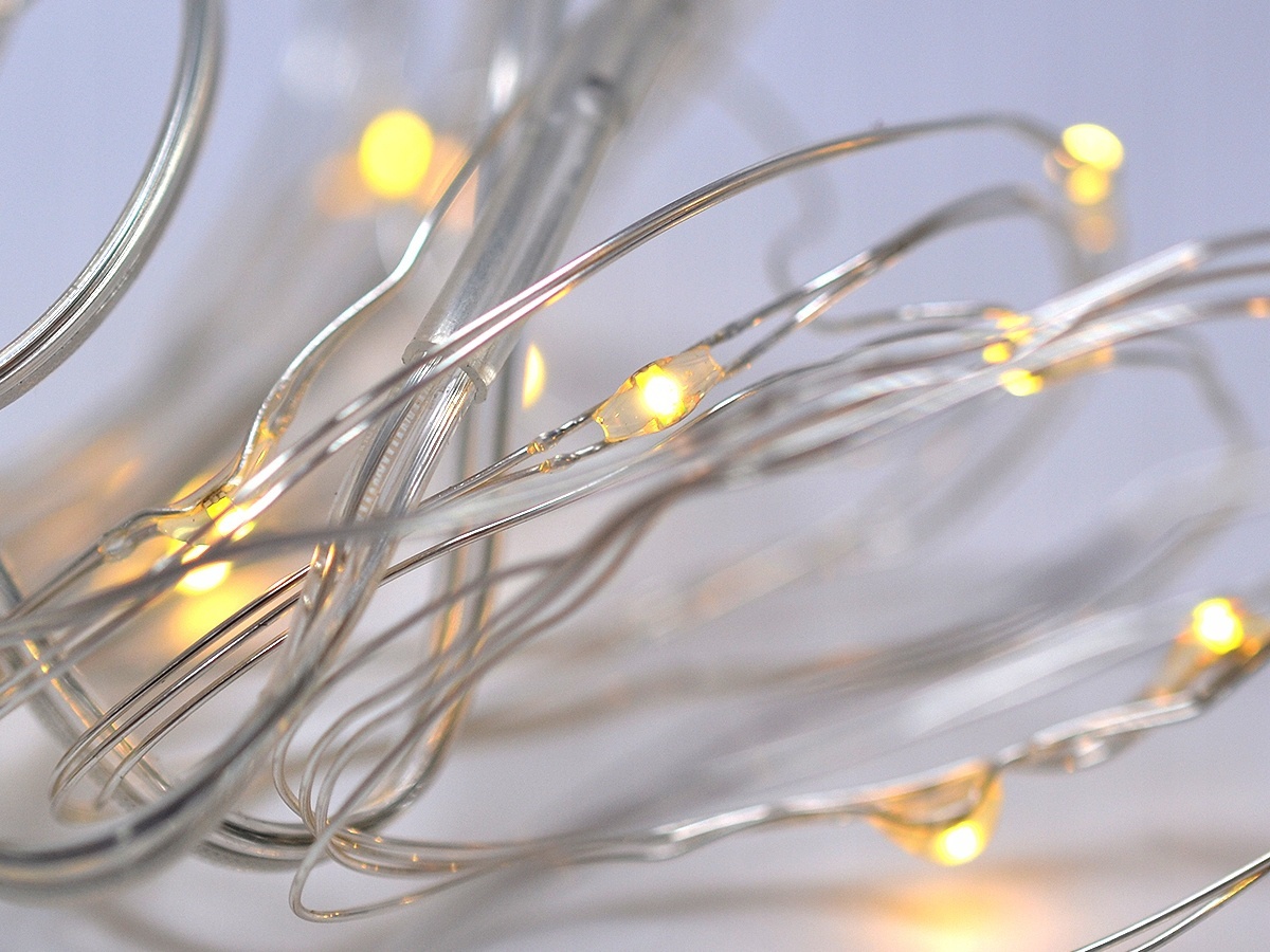 Sârmă luminoasă cu 20 buc LED-uri pe baterii, culoare caldă albă megamix.sk