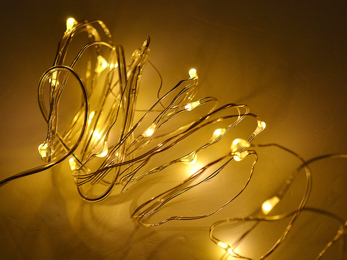 Sârmă luminoasă cu 20 buc LED-uri pe baterii, culoare caldă albă megamix.sk